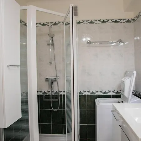 Spacious 4 Minutes Walk From The Beaches Апартаменты Канны