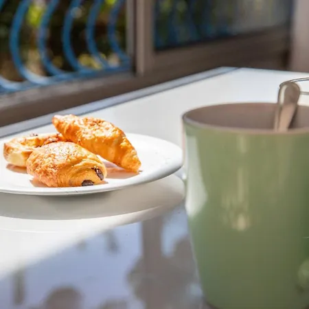 アパート Spacious 4 Minutes Walk From The Beaches カンヌ