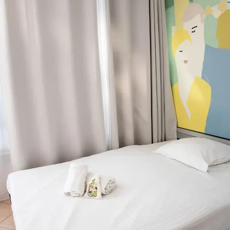 アパート Spacious 4 Minutes Walk From The Beaches カンヌ