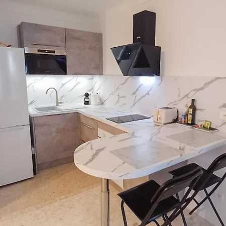 Spacious 4 Minutes Walk From The Beaches Apartamento Cannes