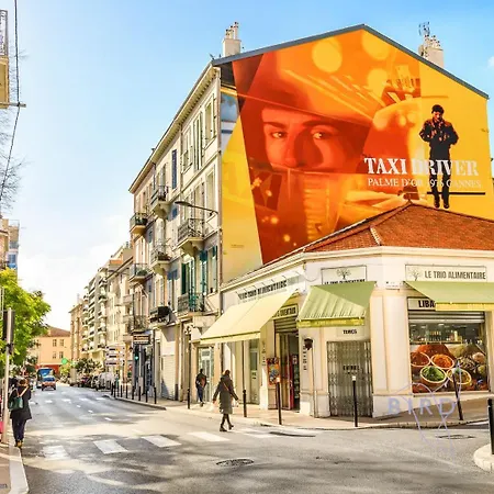 Spacious 4 Minutes Walk From The Beaches * Κάννες